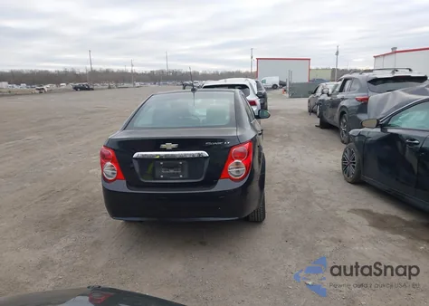 2015 Chevrolet Sonic Lt Auto z USA, uszkodzony, nr VIN 1G1JC5SH3F4163473